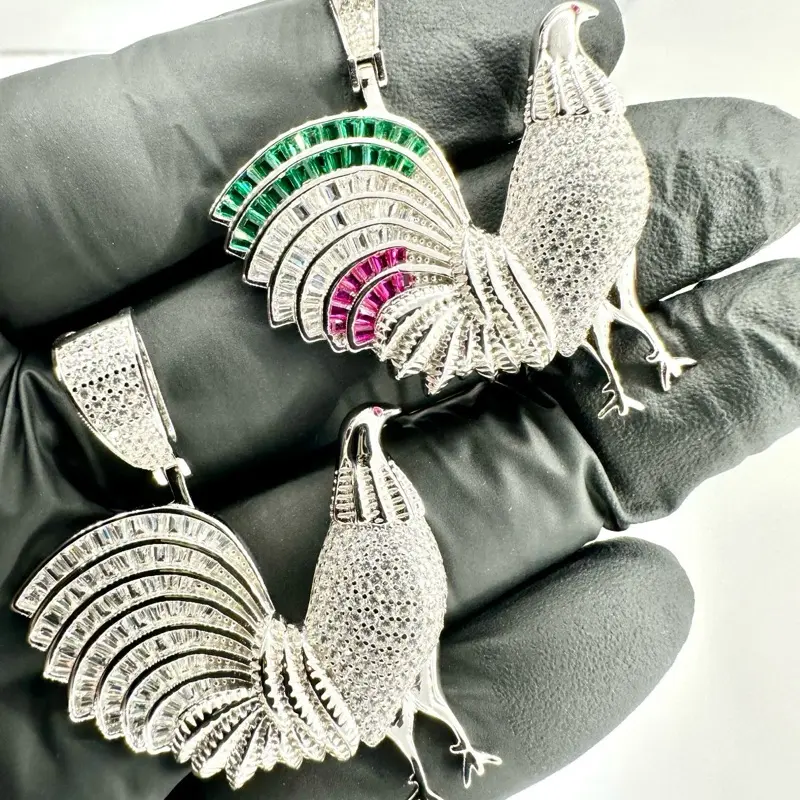 Colgante de Gallo Grande de Plata 925 Large 925 silver rooster pendant with Feathers and Decorative Elements Iced Out