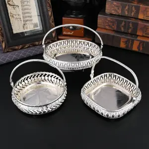 Autumn Maple Leaf Handheld Fruit Serving Tray, Irregular Natural Style Metal Frame, Imitation Maple Texture, Ideal for Home Living Room Snacks, Decor