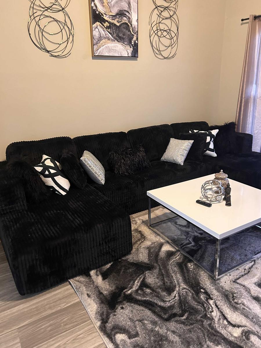 Item: Black + Foam + 5 Seat