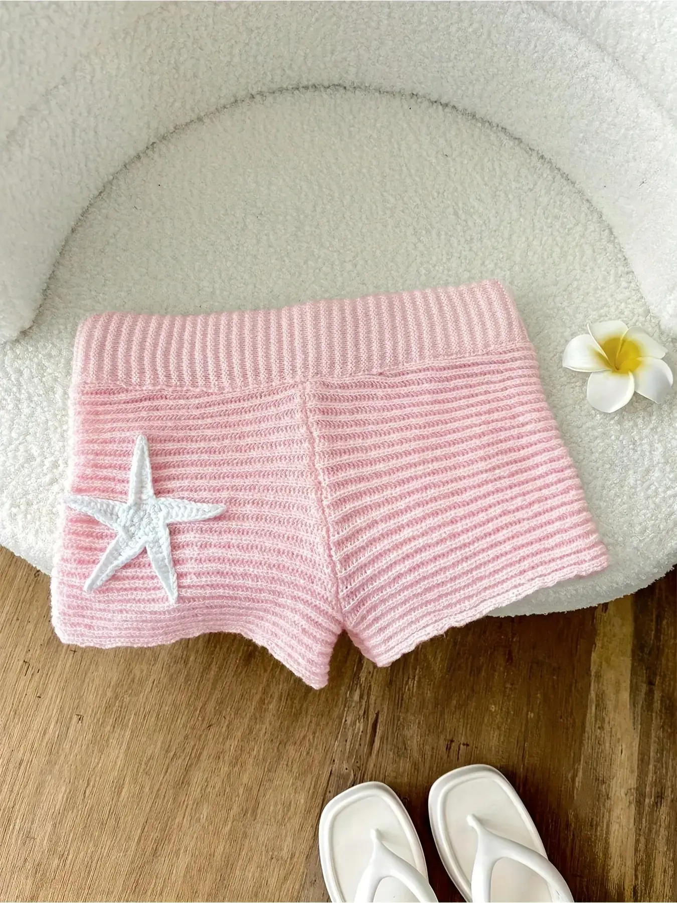 Women's Cute Starfish Graphic Crochet Knitted Mini Shorts, Casual Summer Shorts, Casual Sweet Soft Elastic Waist Bottoms for Holiday, Trendy Women's Beachwear for Daily Wear, Womenswear, Fit, Lady