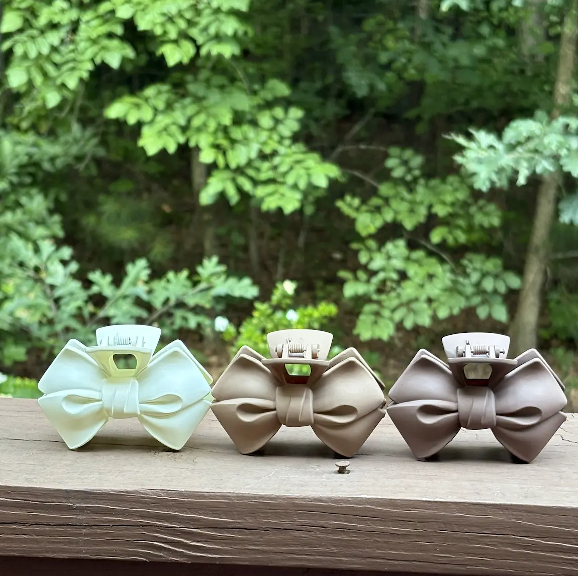 Women's 3.54in White Khaki Brown Bow Hair Claw Clips - Stylish & Durable Hair Accessory for Medium to Long Hair - Perfect for Work School Casual Outings or Special Events