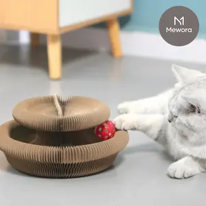 Magnetic Cat Scratching Board with Ball, Cat Toys, 1 Count Interactive Scratch Pad, Cat Scratcher for Grinding Claw, Furniture Protector, Retractable Kitten Toy, Gift for Cat Lovers & Family, Christmas & New Year Present