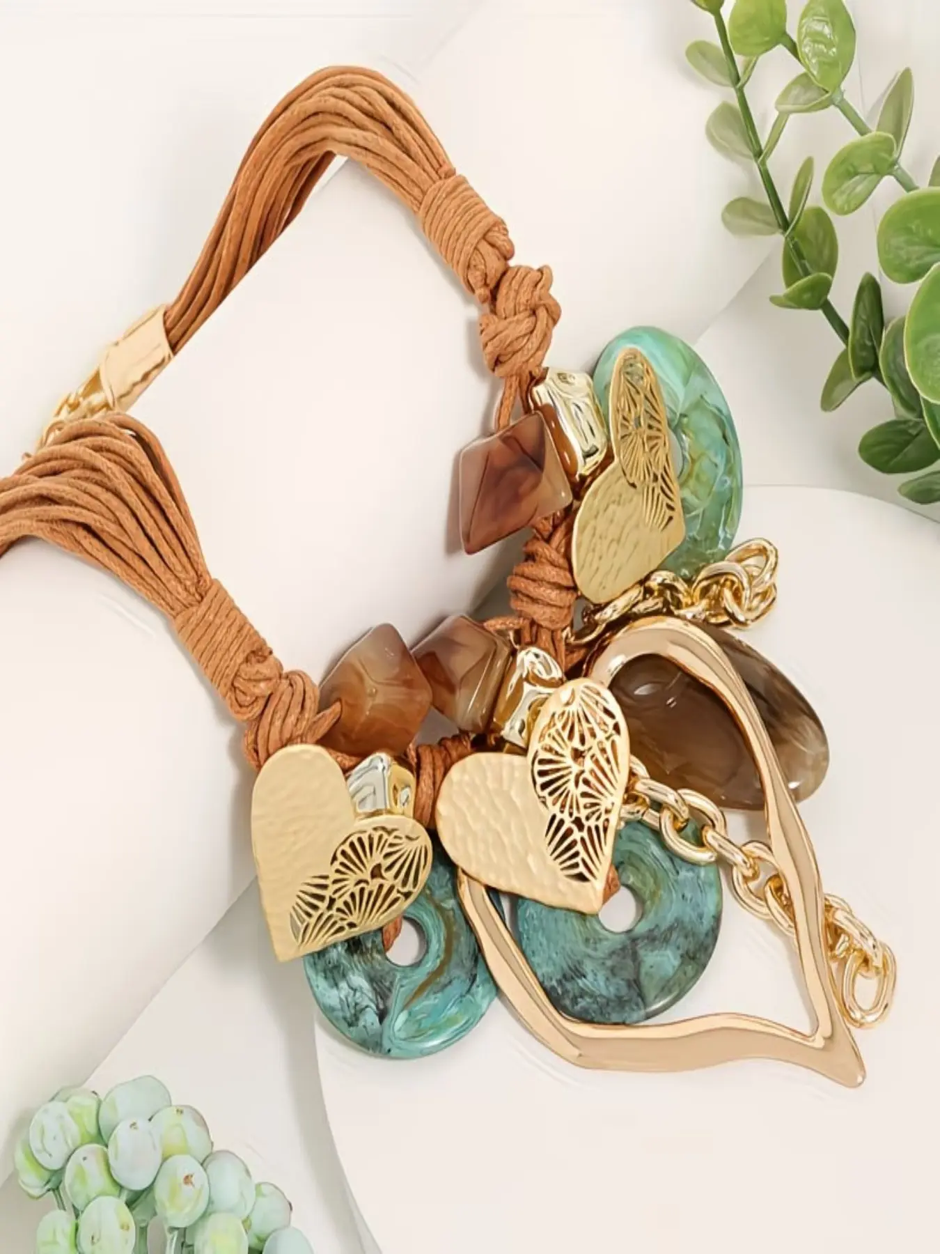 Fashion Bohemian Heart Round Button Pendant Necklace, Boho Style Necklace, Unique Jewelry Accessory, Perfect Gift Idea, Stylish Design for All Occasions, Fashionable Jewelry Accessories