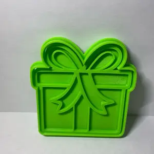 Christmas Cookie Cutter - Green Gift Box Design for Festive Baking, Ideal for Holiday Baking and Gift Giving