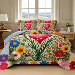 Blooming Hearts  Reversible Patchwork Quilt Set, Lightweight Boho Printed Bedspread Coverlet All Season Bedding Set with 2 Pillow Shams, Soft Microfiber King/Queen Size Bed Cover for Bedroom Decor