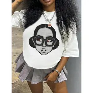 Women's Cartoon Girl Face Print Round Neck Tee, Fashion Casual Crew Neck T-Shirt for Daily Holiday Vacation Outdoor Wear, Ladies Clothes for Summer