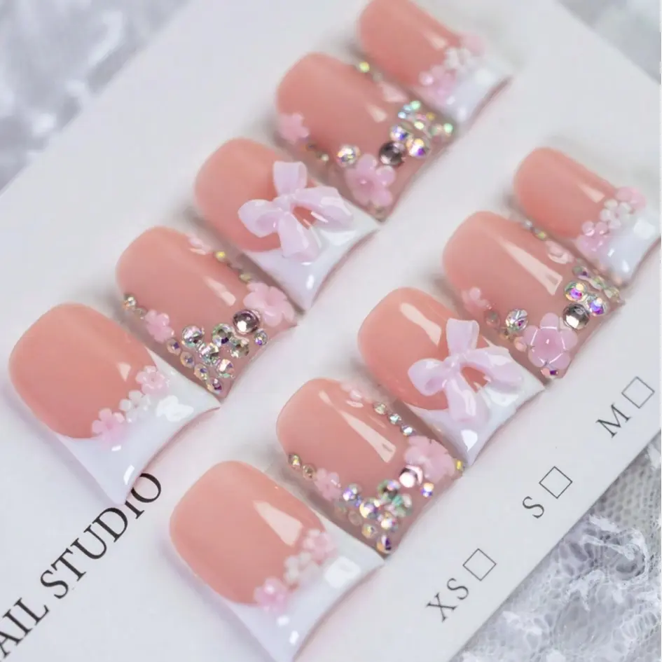 10pcs Y2K Pink and White French Press-On Nails, Handmade Floral Short Duckbill Fake Nails, Acrylic Nails, Pink Bow and Small Flower Design, Rhinestone Embellished Nail Art, Summer Nails, Suitable for Daily, Holiday Wear