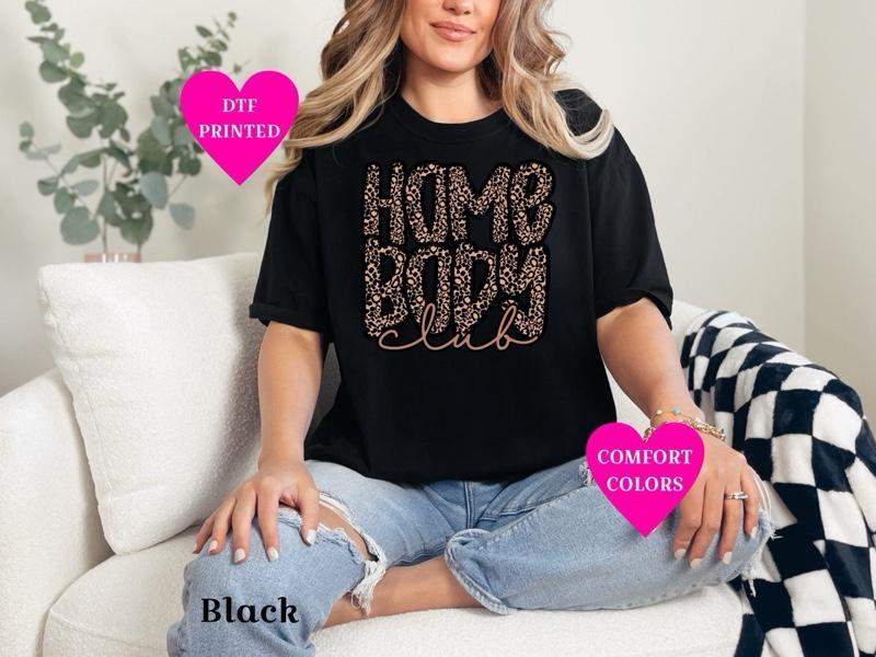 Homebody Club T-shirt on Comfort Colors Summer Everyday Style Short Sleeve casual comfortable super soft relaxed fit unisex Sizing womenswear Streetwear vintage Crewneck Printed Loose Graphic Top #CheetahPrint #StayHomeStyle #CozyVibes #Homebody