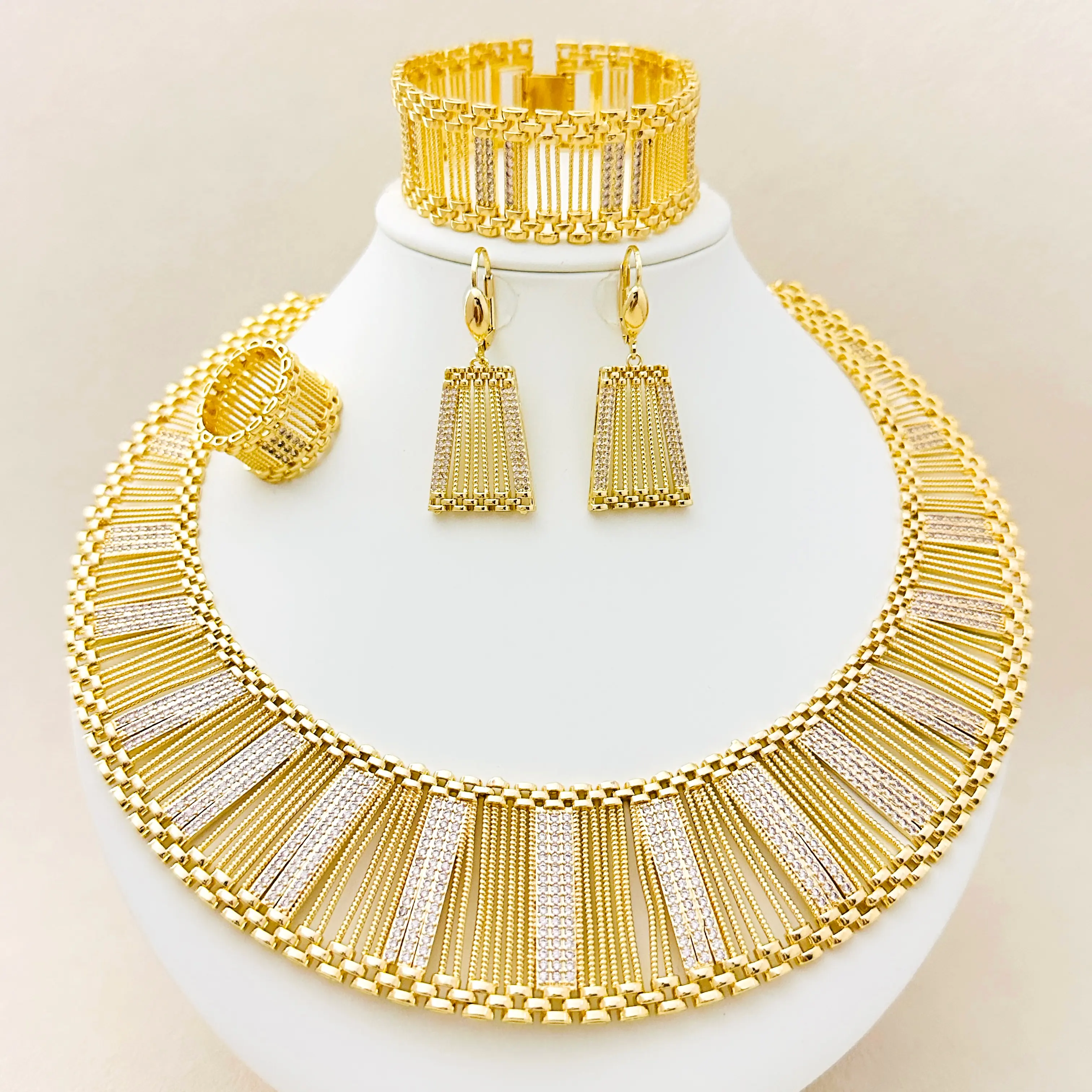 European and American Luxury Jewelry Set 18k Gold Plated AAA+Zircon Necklace Bracelet Ring Earrings 4PCS Full Set for Woman Weddings Parties Daily Wear