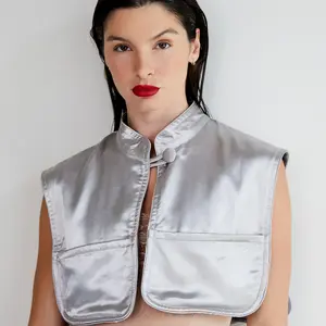 Monii Wearable Beauty Cover - Silver