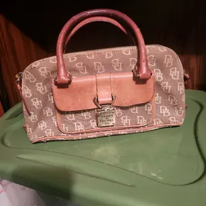 dooney and bourke purse