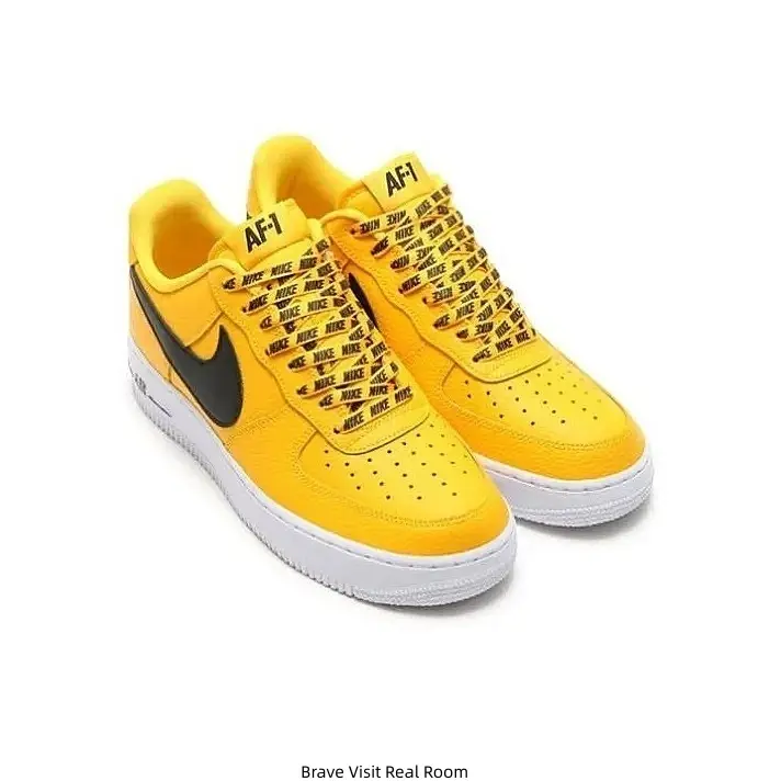 Bright Yellow Black Swoosh Retro Low Top Air Force Casual Sneakers White Rubber Outsole Printed Laces Smooth Leather Daily Walking Shoes for Men Women Street Fashion Trainers