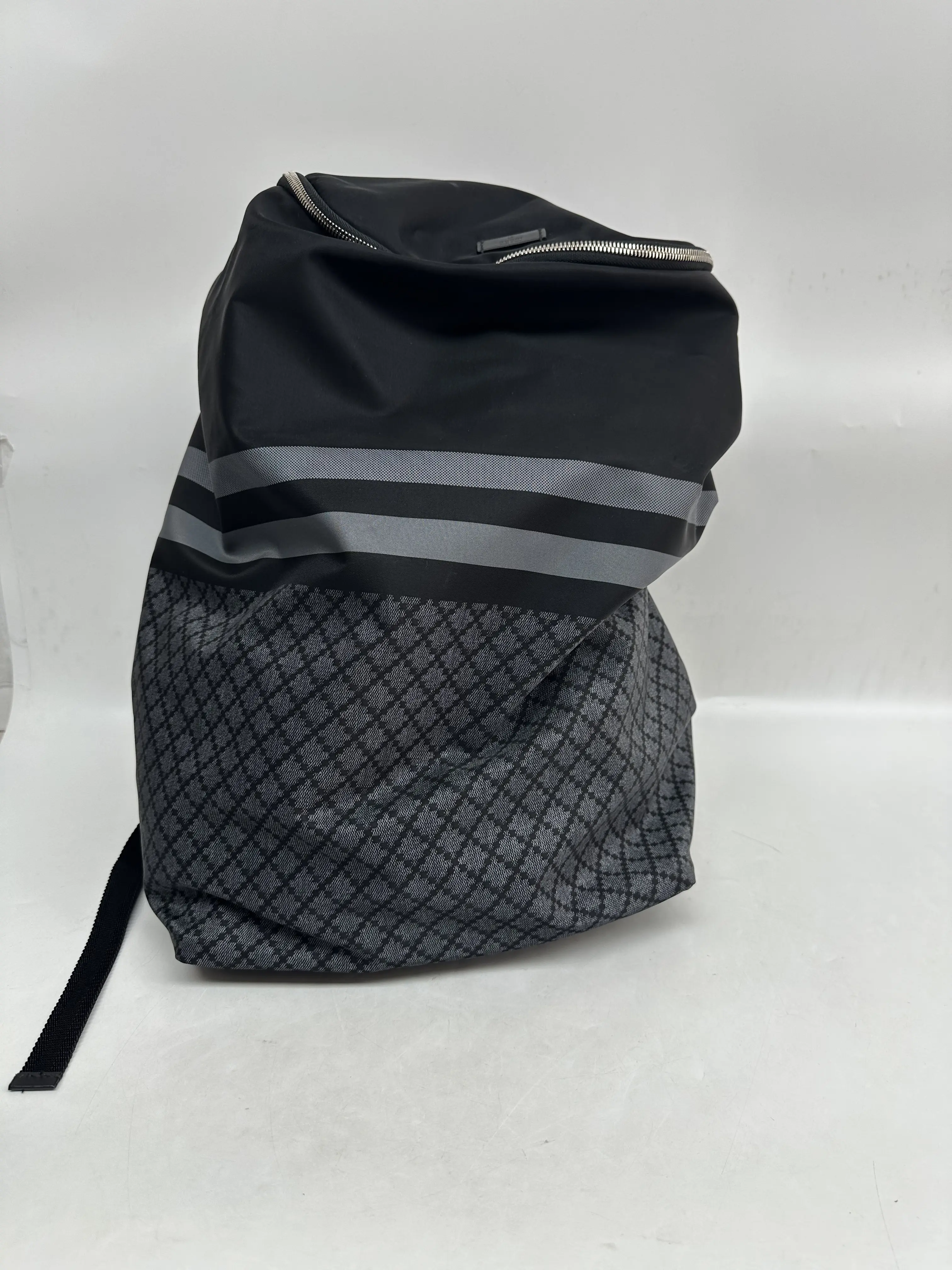 Pre-owned GUCCI Diamante Pattern Black Nylon Large Unisex SOHO Backpack Grey Web Stripe, Zipper Closure, Travel Rucksack (Pre Loved Luggage & Bag)