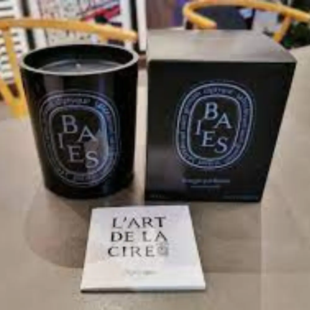 Diptyque Black Baies Floral Scented Candle 10.2oz Luxury Black Glass, Elegant Flower Aroma, 75 Hour Burn, Perfect for Home Decoration