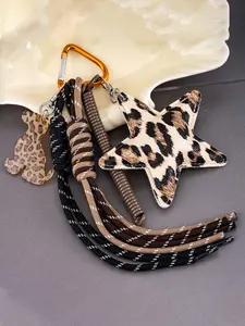 Leopard Print Heart & Star Keychain, Trendy Cute Keychain, with Dog Charms Heart Keyring Puppy Dog Pendant Bag Charms Woven Rope Knot Lanyard Spring Rope Keychain Decoration Bag Accessory Mother'S Valentine'S Day Gift