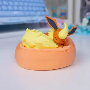Authentic Pokémon Eevee Evolutions Sleeping Series Flareon Figure Toy Box Cute Collectible