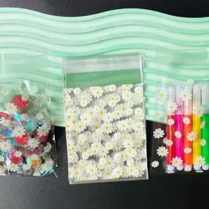 50pcs/100pcs/200pcs Fashion Daisy Self-Adhesive Bags, Elegant Card Packaging Set, Small Gift Jewelry Packing Pouches, Collectible Cards Holder