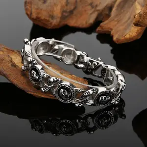 Men's Stainless Steel Bracelet/Bangle: Gothic Punk & Retro Hip-Hop Style Black Skull Chain—Exuding a Trendy Vibe