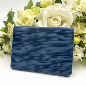 Pre-owned Louis Vuitton Leather Messenger Bags Epi Card Holder lv7505cc