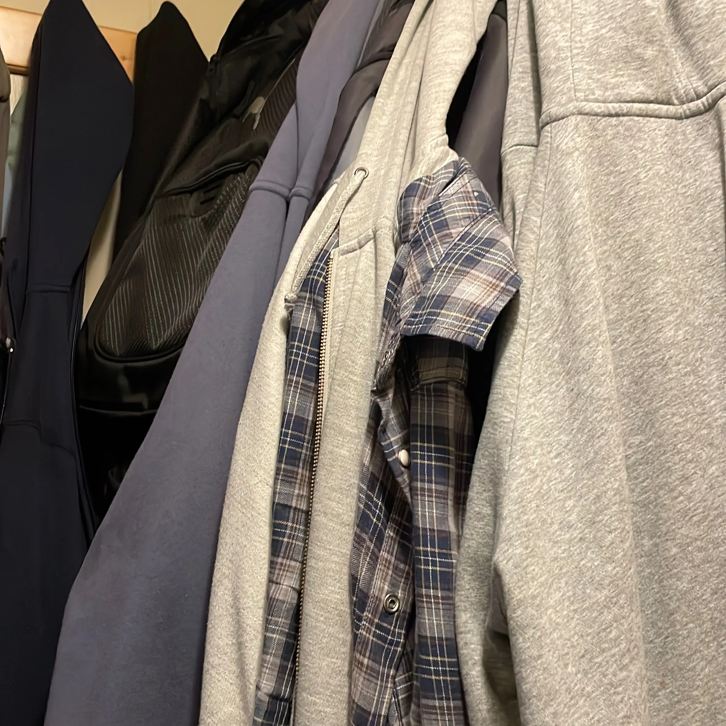 Daniel's Rain Jacket - Versatile Design for Rainy Weather, Lightweight Fabric, Ideal for Outdoor Activities