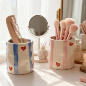 Hand-Drawn Heart Striped Ceramic Pen Holder, Makeup Brush Storage, Desktop Stationery Organizer, Nordic Style Decorative Ornament
