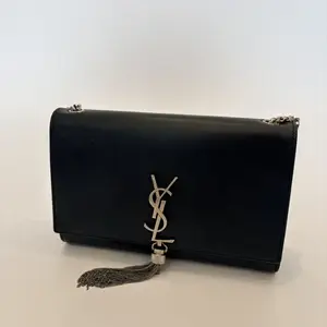 Pre-owned Yves Saint Laurent Leather Wallet on Chain / Crossbody Bag Saint Laurent Kate Tassel Chain Wallet Black Silver Hardware