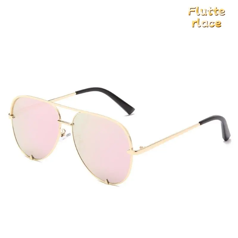 Oversized Mirrored Fashionable Sunglasses for Women - Retro Look, Bold Silhouette, Reflective Lenses, Modern Street-Style Edge, UV Protection Casual Eyewear for Beach & Daily Wear, Mirrored Lens Sunglasses, Retro-Inspired