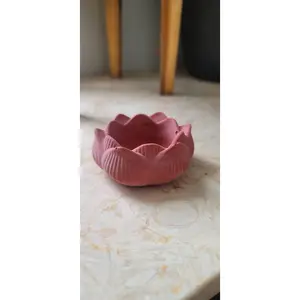 Lotus tealight holder