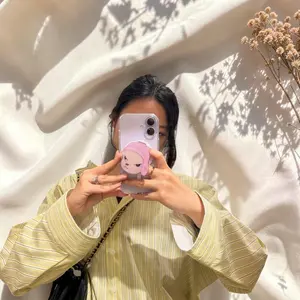 Handmade Yoshitomo Nara Magnetic Phone Grip: Stand & Stylish Accessory
