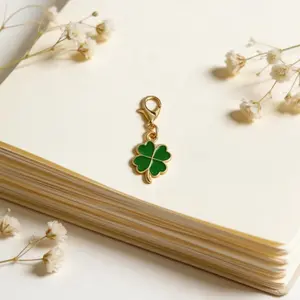 30Pcs Four-Leaf Clover Keychain Set – Perfect for Valentine's Day, Mother's Day, Easter, St. Patrick's Day, Birthday & Holiday Decor – Great Gift for Colleagues & Friends, Must-Have Hanging Ornament
