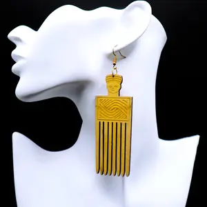Natural Wood Comb Shaped Earrings - Handcrafted Curved Hair Comb Design for Unique Style