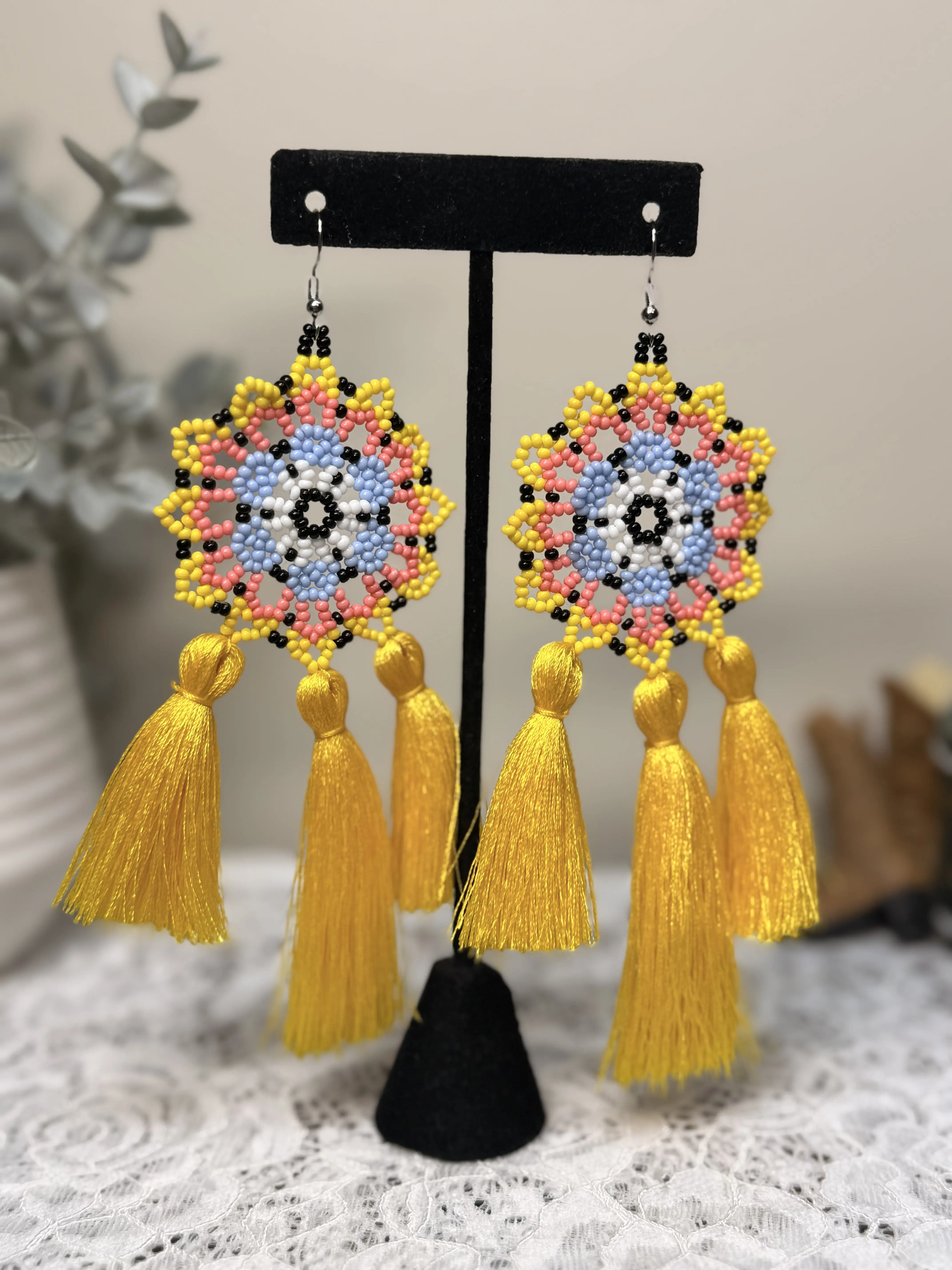 Arete Atrapasuenos- Dream Catcher Earring- Huichol- Handmade Beaded