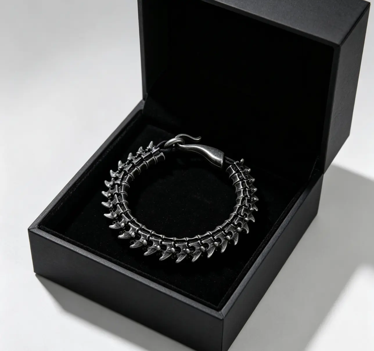 Dragon Themed Bracelet – Stylish Bone Design, A Fusion of Steel and Leather Trendy Jewellery Accessories Fashionable Jewelry sputum bracelets