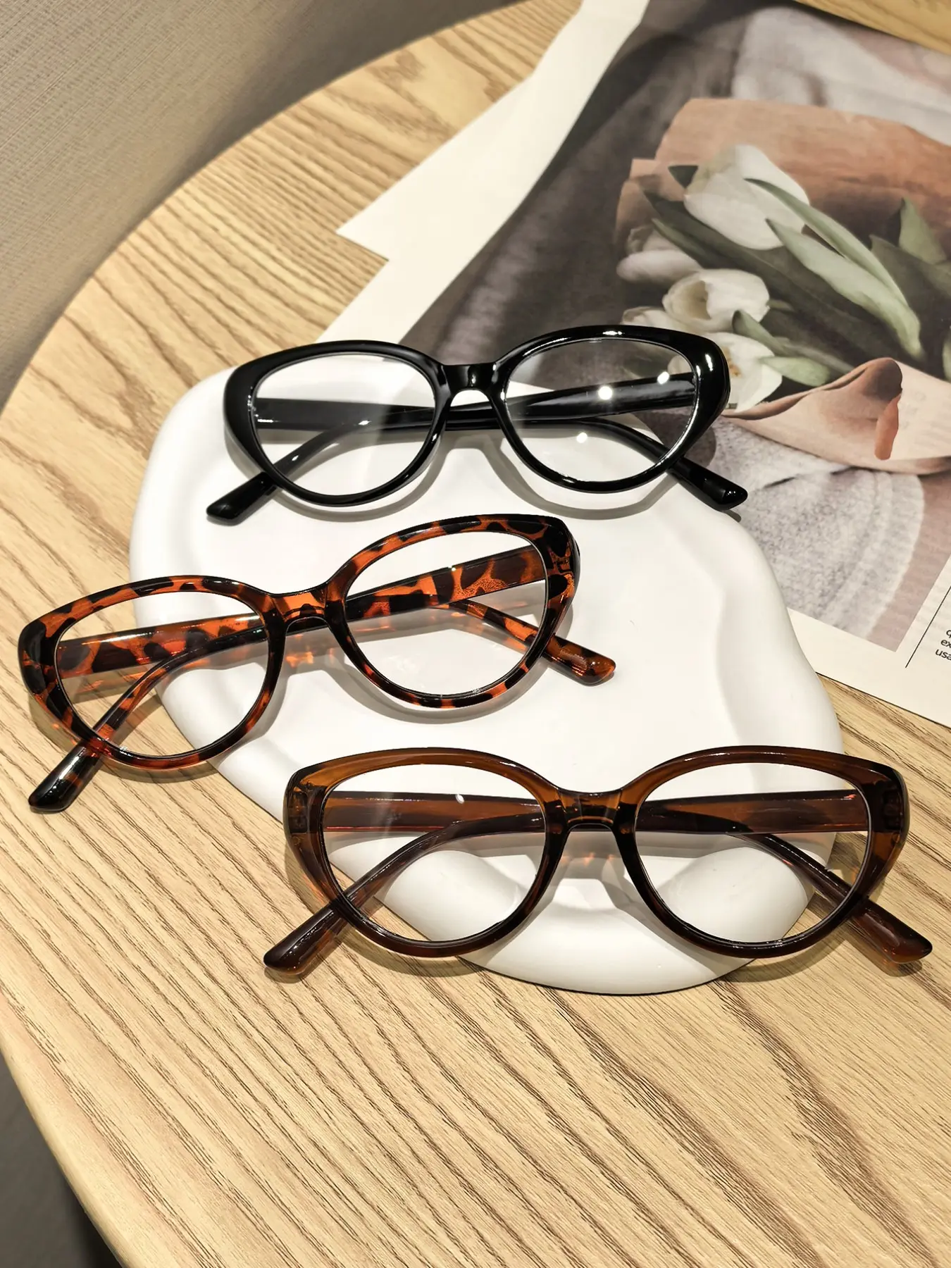 Women's High-Quality Cat Eye Small Frame Glasses, Lightweight Comfortable Non-Nose Pressing, Perfect for Reading and Office Use