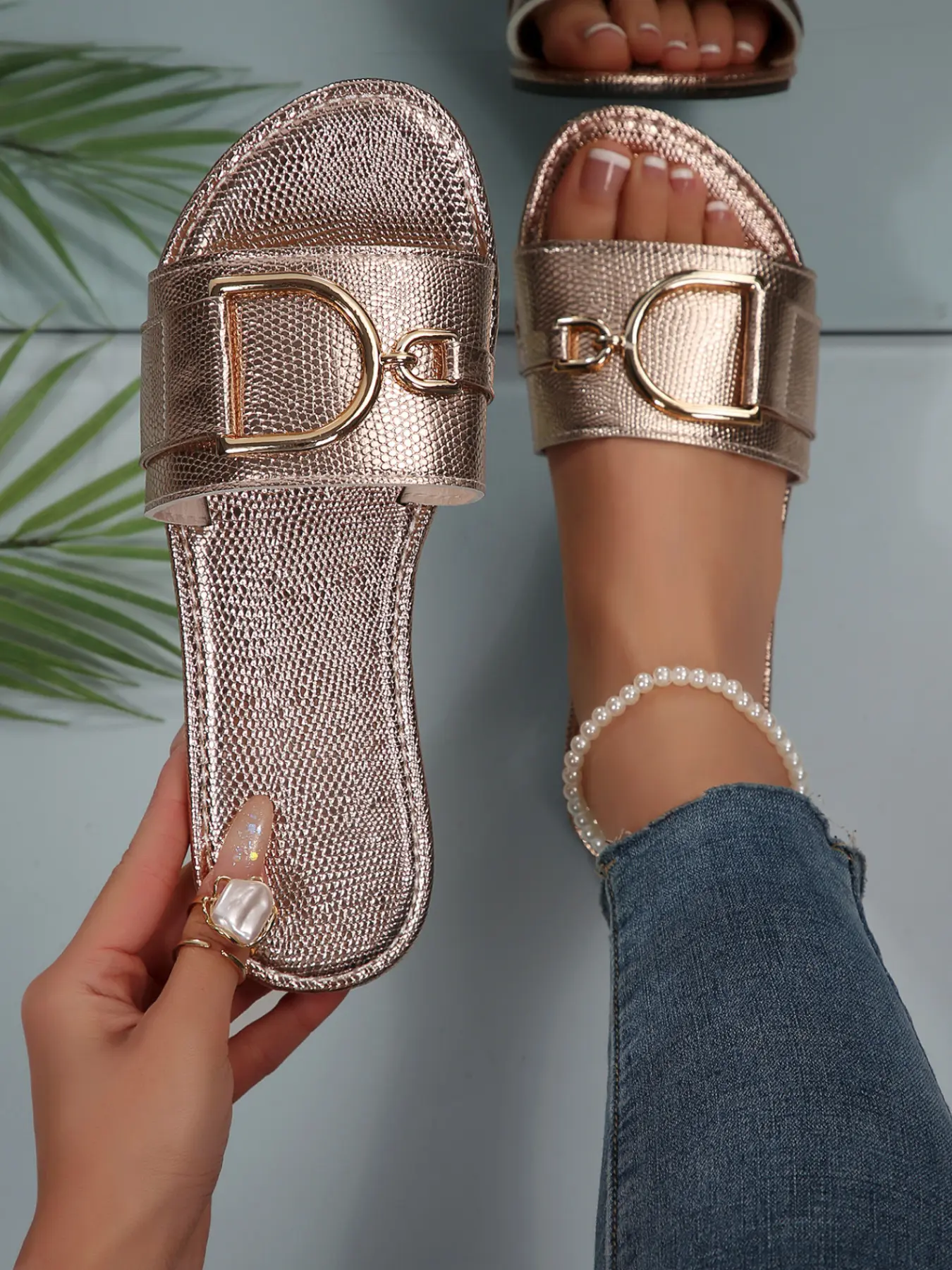 Women's Flat Sandals, Buckle Design, Hollow Out Details, Punk Style, Comfortable and Fashionable, Anti-Slip, Summer Beach Slides Sandals and Daily Wear
