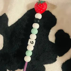 Strawberry Beaded Crochet Hook (Size G)