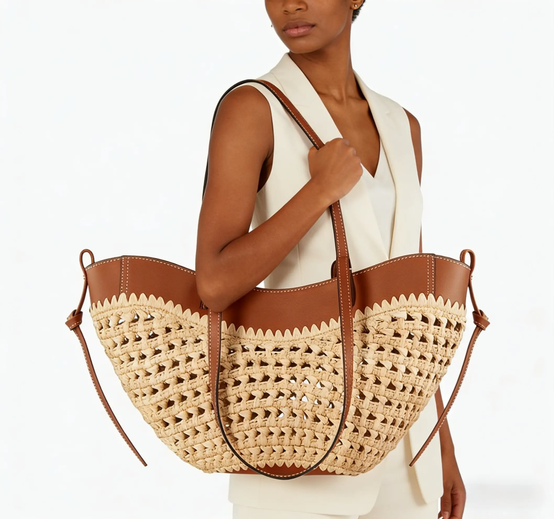 Hollow-out raffia and leather everyday bag, lightweight