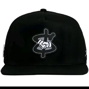 Gorra Negra Money Sign Logo Black Hat with Unique Gray Emblem and Yellow Brand Patch Distinctive Design