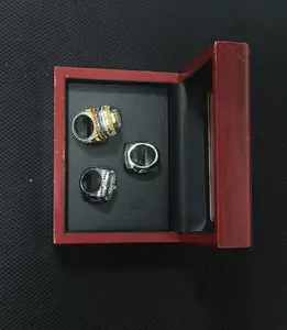 3 ring and box Customers can choose to change their names