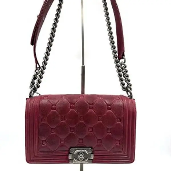 Pre-owned CHANEL As Shown Crossbody Bags 0803 Boy Red Distressed Leather Shoulder Bag 26.01.09