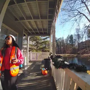 Product Review of GuruNanda Cocomint Pulling Oil with 7 Essential Oils & Vitamins D, E & K2 - 8 oz from K**n