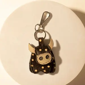 Myra [Live] Outpost Bull Keychain in Desert Hide Mix