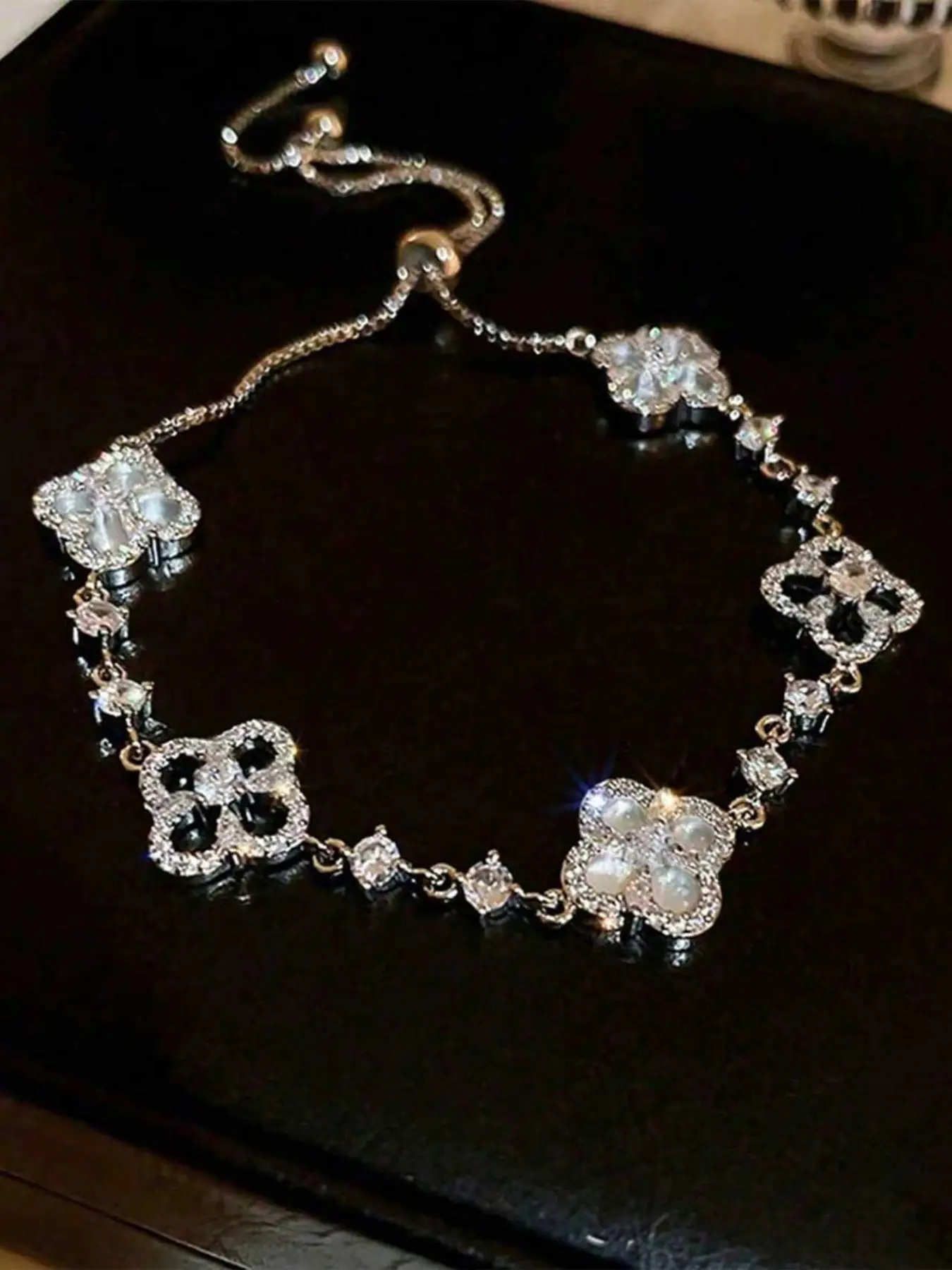 Fashion Zircon Four-Petal Flower Premium Bracelet, Adjustable Design, Lightweight Luxury Accessory, Perfect for Parties, Dates, Vacations, Ideal Gift, Adjustable Bracelets, Beautiful Bracelets