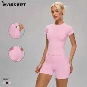 MASKERT 2-Piece activewear set, featuring a breathable, quick-drying design, perfect for yoga, the gym, and other athletic activities