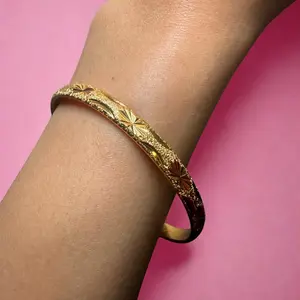 22K Gold Clasp Bangle 6mm - Elegant and Durable