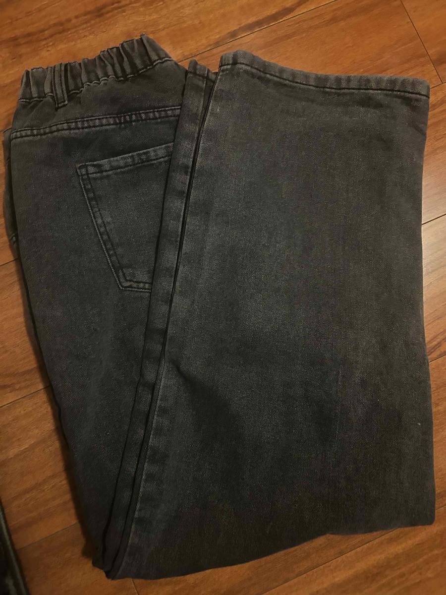 Item: Graphite Gray , M