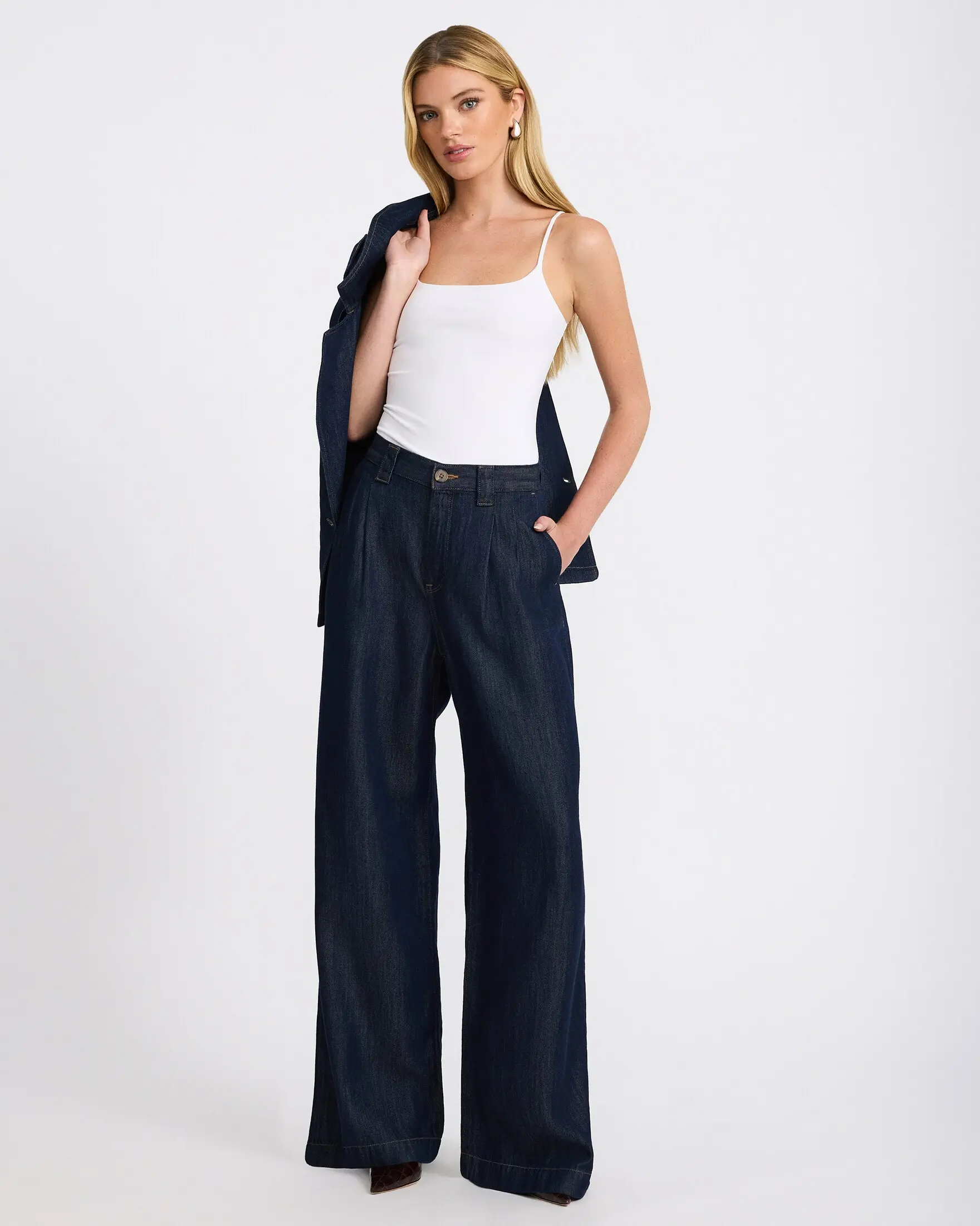 Express Women's Relaxed High Waisted Wide Leg Trouser Jeans - Dark Wash Pleated Denim with Comfortable Elastic Waist