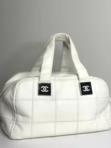 Pre-owned CHANEL CALFSKIN Tote Bags white leather LAX bowler bag