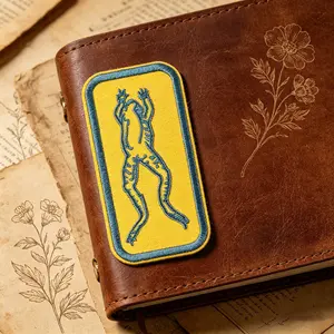 Frog Embroidery Patch, Embroidery Craft, Self-Adhesive Iron-On, Suitable for Clothes, Jackets, Hats, Accessories, Easy Application, Durable Design