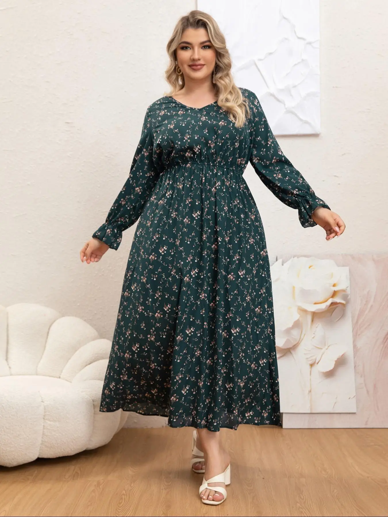 Plus Size Ditsy Floral Print A Line Dress, Boho Flounce Sleeve V Neck Long Dress, Women Plus Clothing for Daily Holiday Vacation Wear